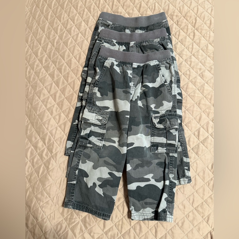 Bundle of The Children’s Place Toddlers Pull On Cargo Pants Size 2T